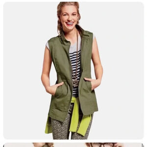 CAbi Explorer Vest Size Small S Olive Army Green Utility Military Zip Style 5101